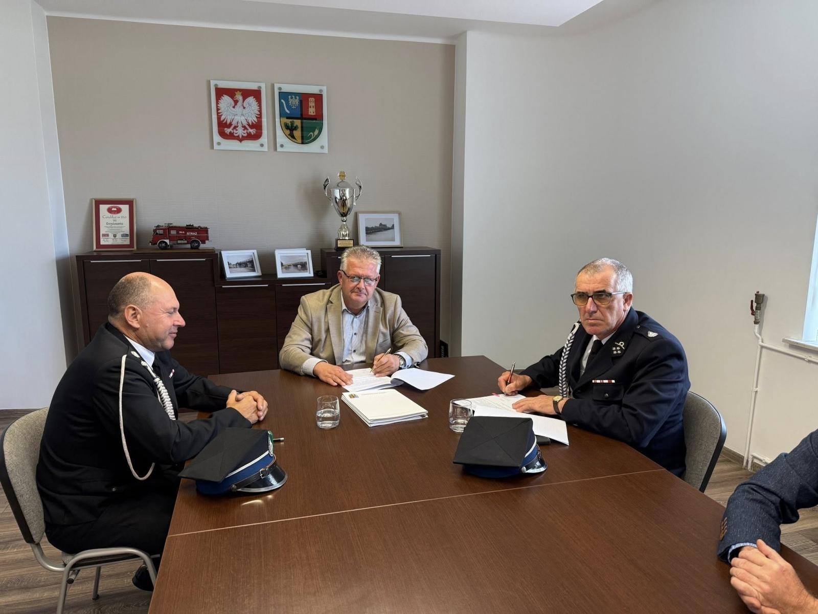 Zdjęcie w galerii na portalu naszraciborz.pl: Nowy średni samochód ratowniczo-gaśniczy dla OSP Owsiszcze wiadomości z regionu