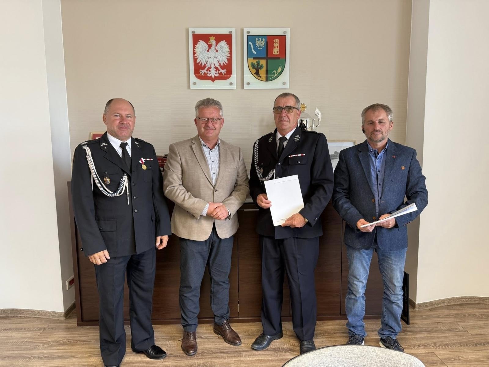 Zdjęcie w galerii na portalu naszraciborz.pl: Nowy średni samochód ratowniczo-gaśniczy dla OSP Owsiszcze wiadomości z regionu