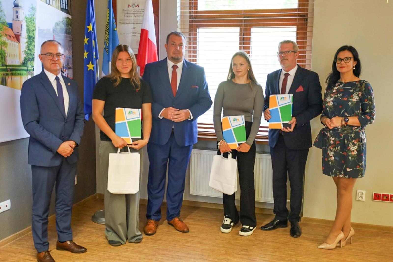 Zdjęcie w galerii na portalu naszraciborz.pl: Nagrody starosty raciborskiego dla najzdolniejszej młodzieży przyznane [LISTA NAGRODZONYCH] wiadomości z regionu