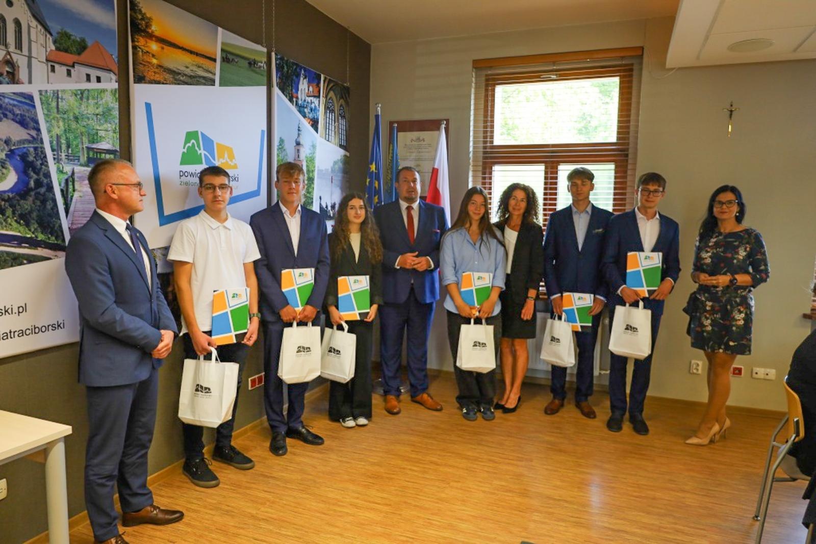 Zdjęcie w galerii na portalu naszraciborz.pl: Nagrody starosty raciborskiego dla najzdolniejszej młodzieży przyznane [LISTA NAGRODZONYCH] wiadomości z regionu