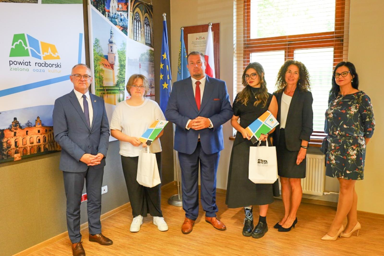 Zdjęcie w galerii na portalu naszraciborz.pl: Nagrody starosty raciborskiego dla najzdolniejszej młodzieży przyznane [LISTA NAGRODZONYCH] wiadomości z regionu