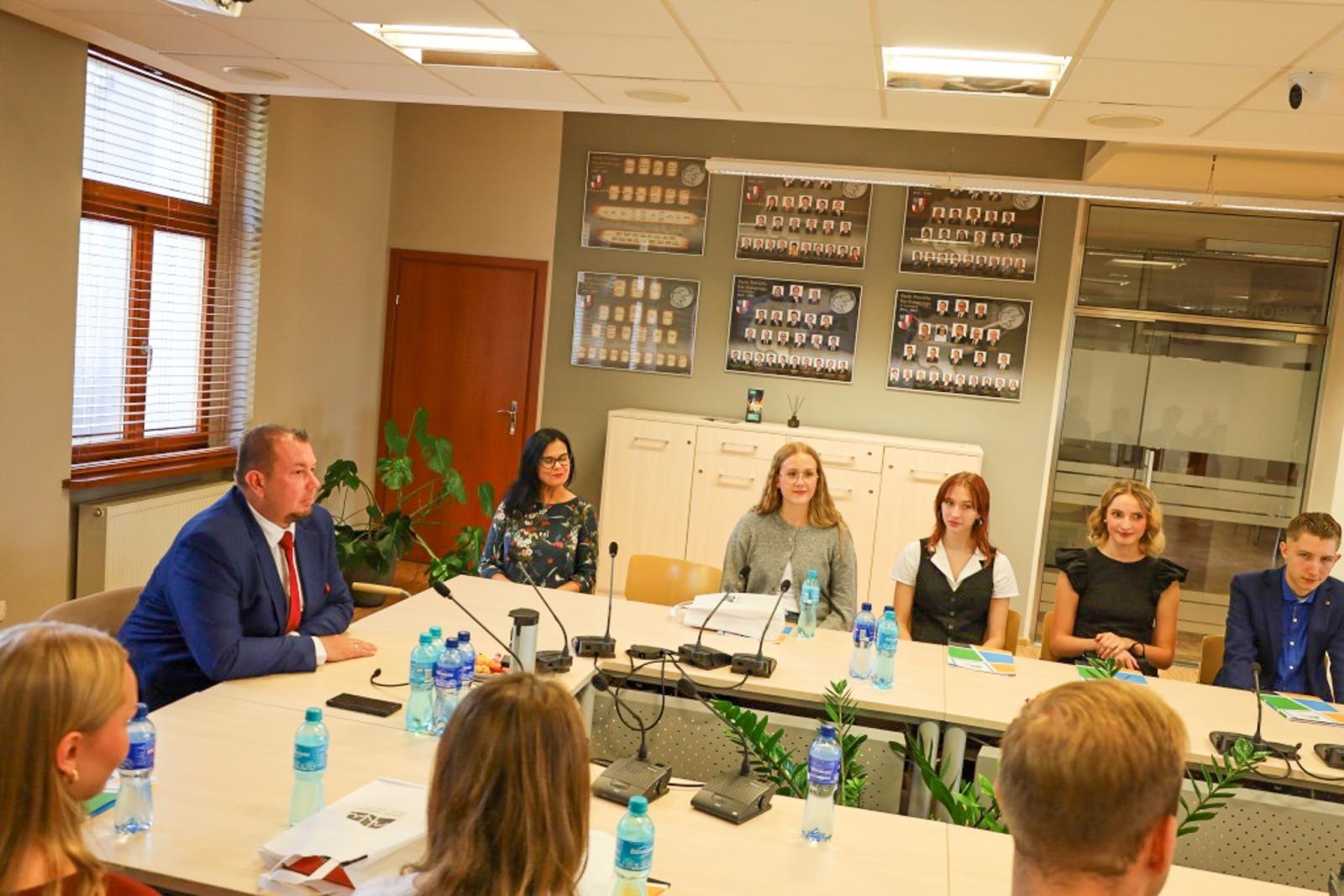 Zdjęcie w galerii na portalu naszraciborz.pl: Nagrody starosty raciborskiego dla najzdolniejszej młodzieży przyznane [LISTA NAGRODZONYCH] wiadomości z regionu