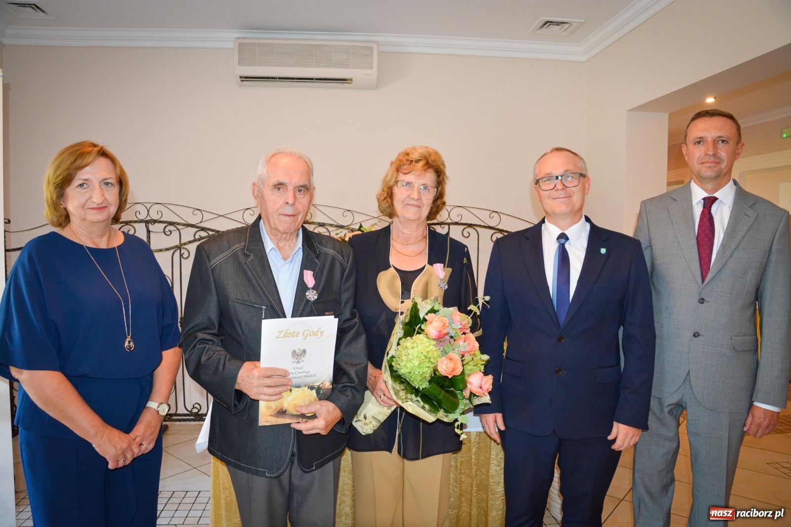 Zdjęcie w galerii na portalu naszraciborz.pl: Złote gody w Pietrowicach Wielkich. Dwanaście par uhonorowanych medalami [FOTO i WIDEO] wiadomości z regionu