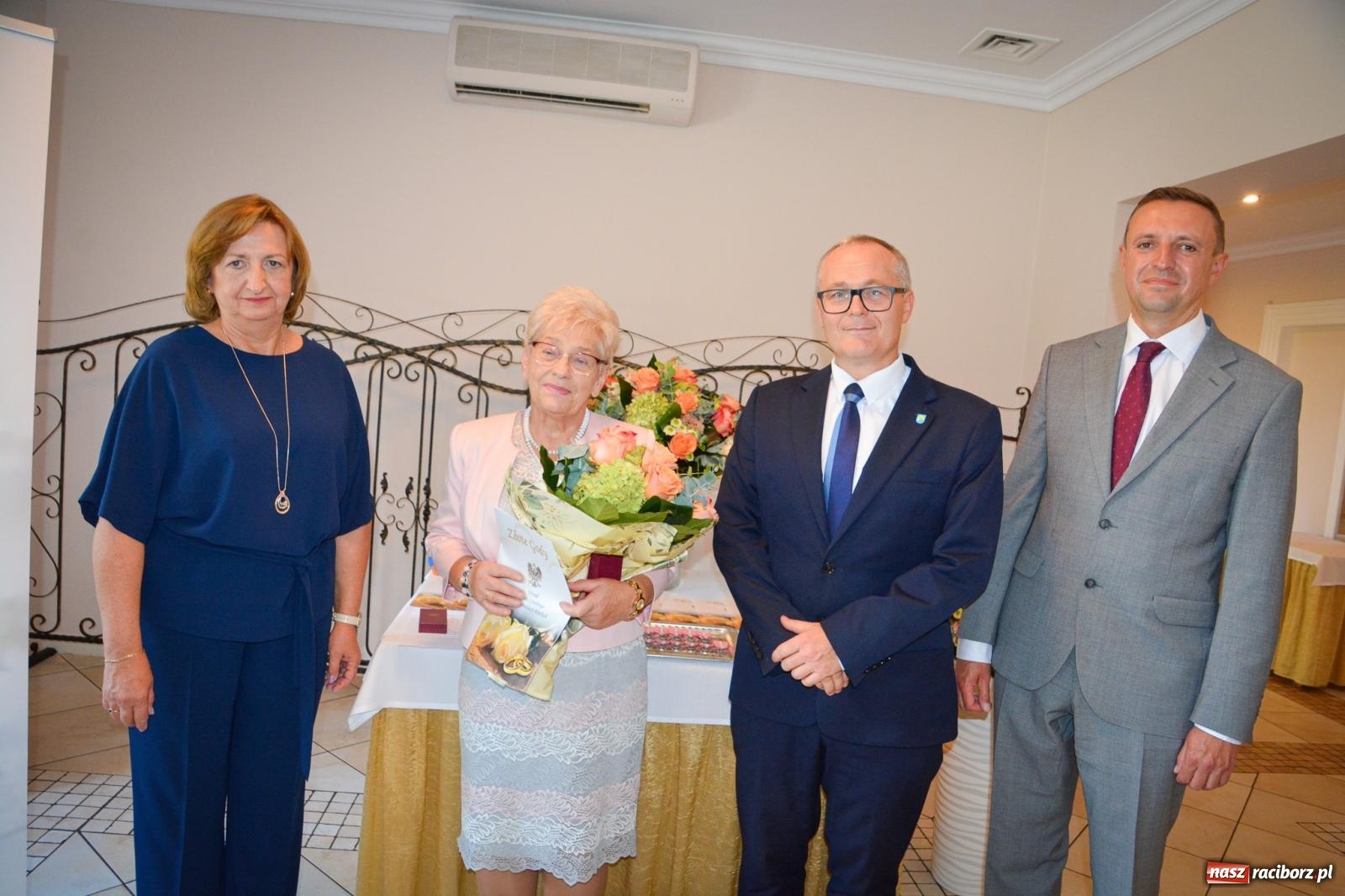 Zdjęcie w galerii na portalu naszraciborz.pl: Złote gody w Pietrowicach Wielkich. Dwanaście par uhonorowanych medalami [FOTO i WIDEO] wiadomości z regionu