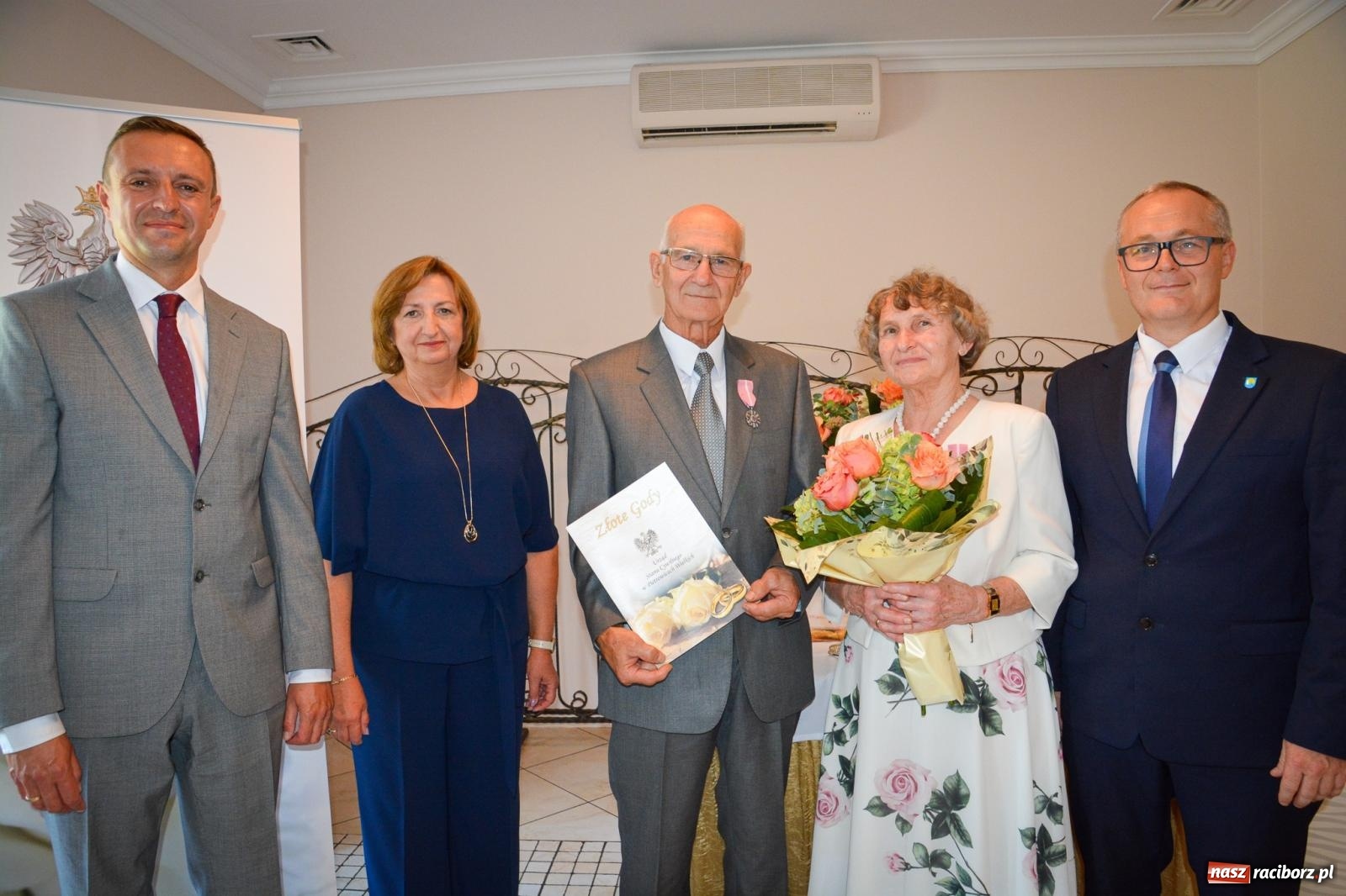 Zdjęcie w galerii na portalu naszraciborz.pl: Złote gody w Pietrowicach Wielkich. Dwanaście par uhonorowanych medalami [FOTO i WIDEO] wiadomości z regionu