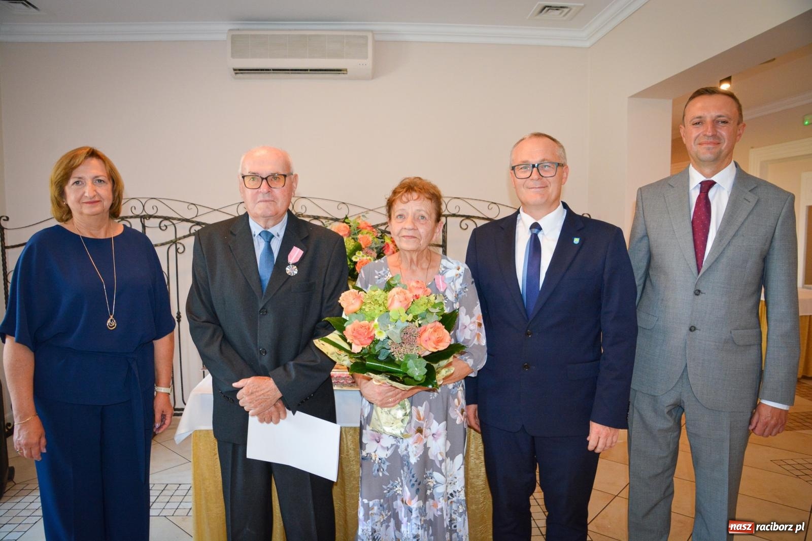Zdjęcie w galerii na portalu naszraciborz.pl: Złote gody w Pietrowicach Wielkich. Dwanaście par uhonorowanych medalami [FOTO i WIDEO] wiadomości z regionu