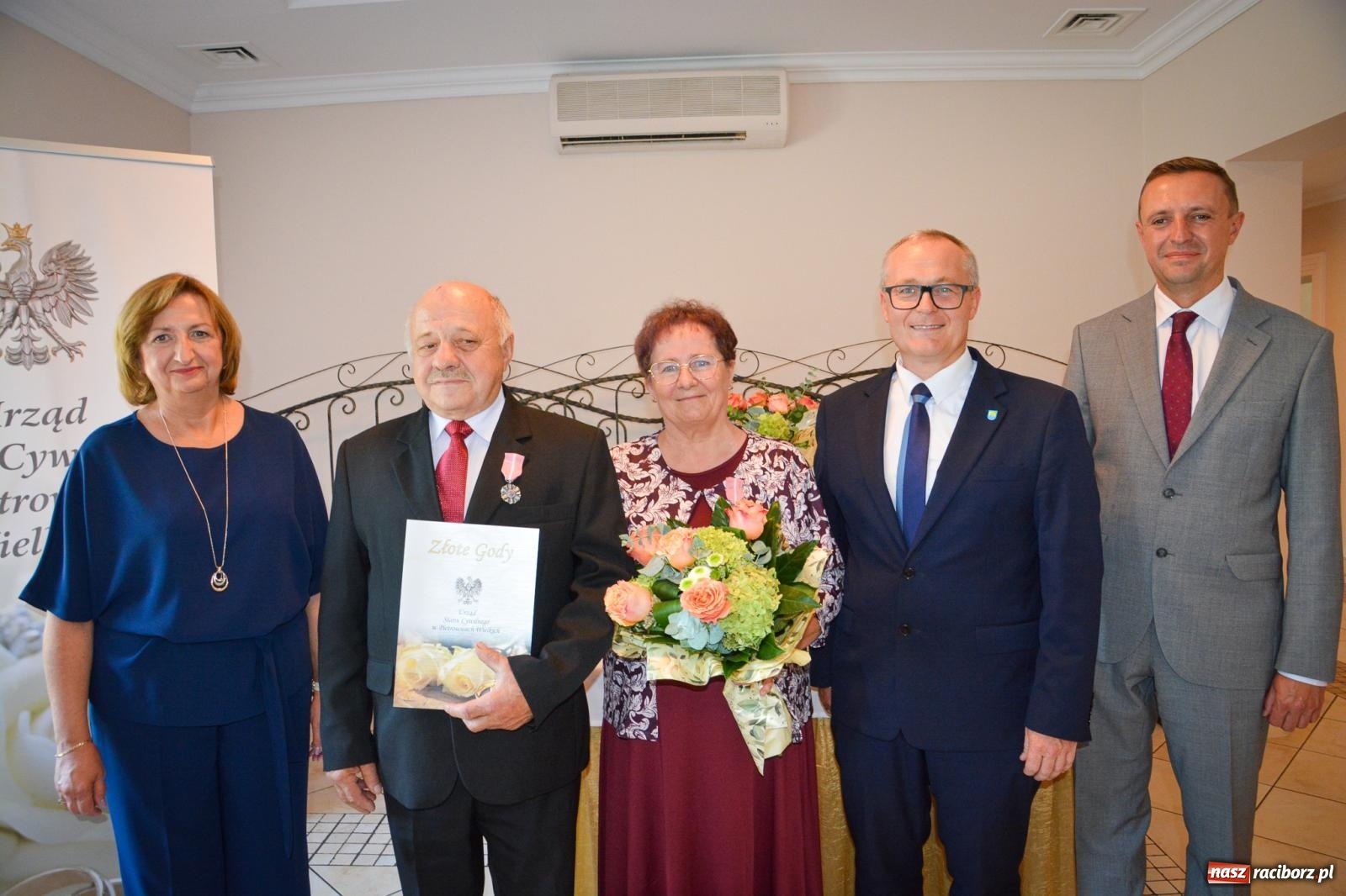Zdjęcie w galerii na portalu naszraciborz.pl: Złote gody w Pietrowicach Wielkich. Dwanaście par uhonorowanych medalami [FOTO i WIDEO] wiadomości z regionu