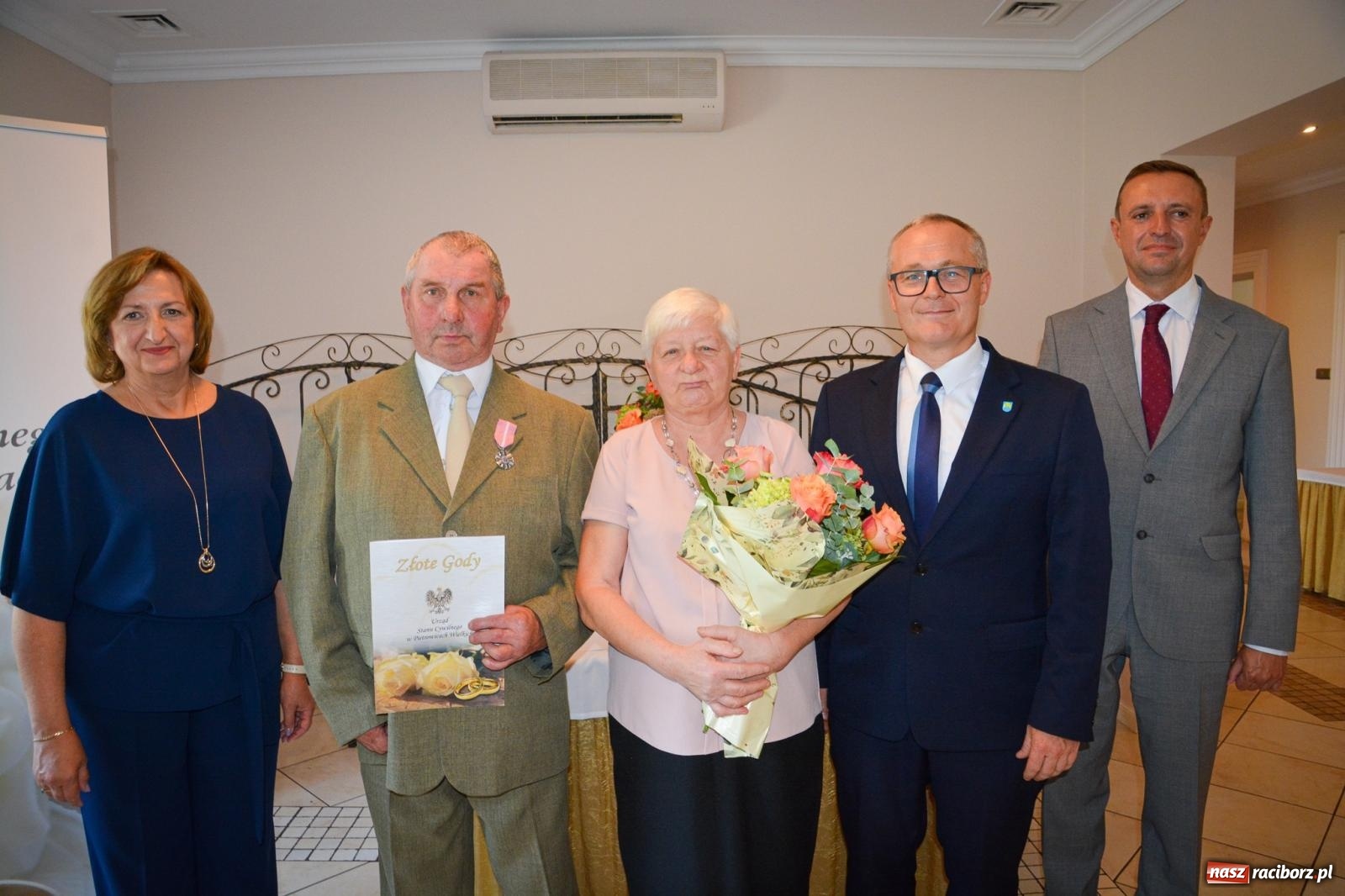 Zdjęcie w galerii na portalu naszraciborz.pl: Złote gody w Pietrowicach Wielkich. Dwanaście par uhonorowanych medalami [FOTO i WIDEO] wiadomości z regionu