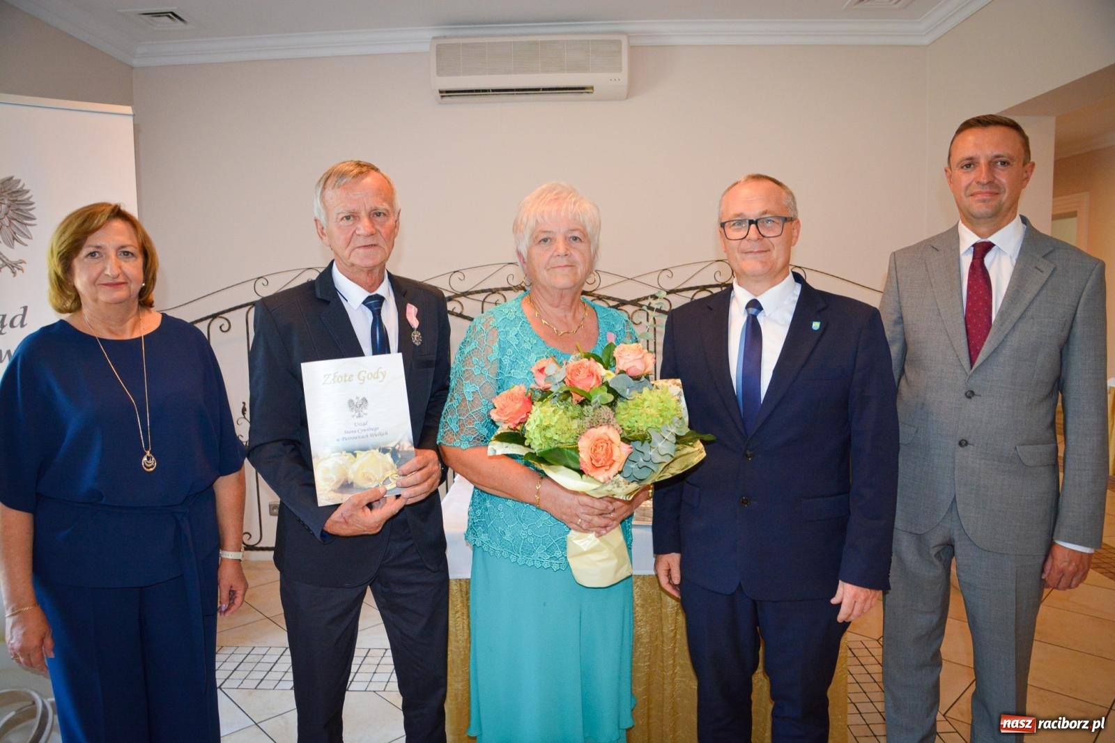 Zdjęcie w galerii na portalu naszraciborz.pl: Złote gody w Pietrowicach Wielkich. Dwanaście par uhonorowanych medalami [FOTO i WIDEO] wiadomości z regionu