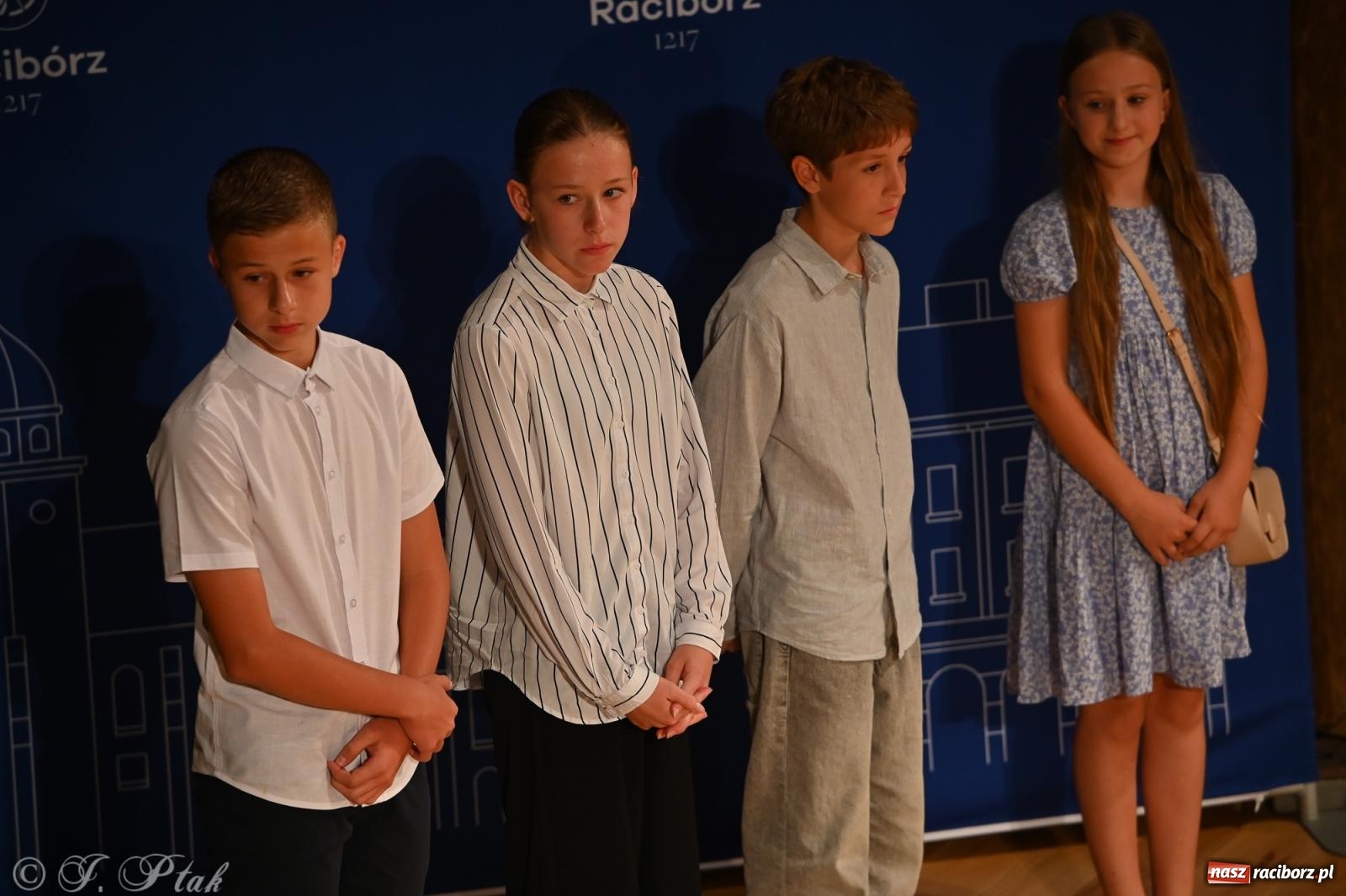 Zdjęcie w galerii na portalu naszraciborz.pl: Prymusi raciborskich szkół odebrali stypendia i gratulacje [FOTO] wiadomości z regionu