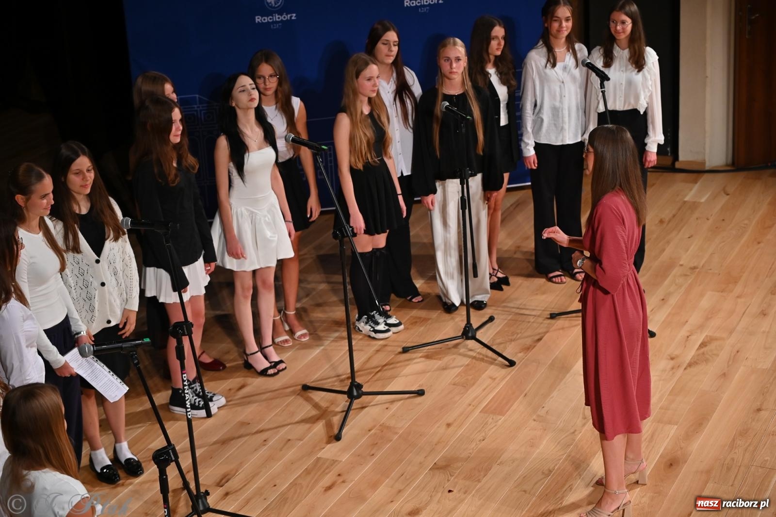 Zdjęcie w galerii na portalu naszraciborz.pl: Prymusi raciborskich szkół odebrali stypendia i gratulacje [FOTO] wiadomości z regionu
