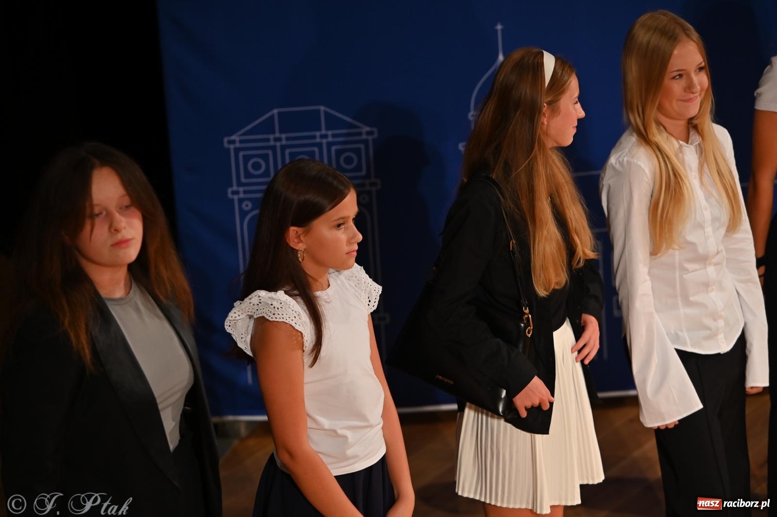 Zdjęcie w galerii na portalu naszraciborz.pl: Prymusi raciborskich szkół odebrali stypendia i gratulacje [FOTO] wiadomości z regionu