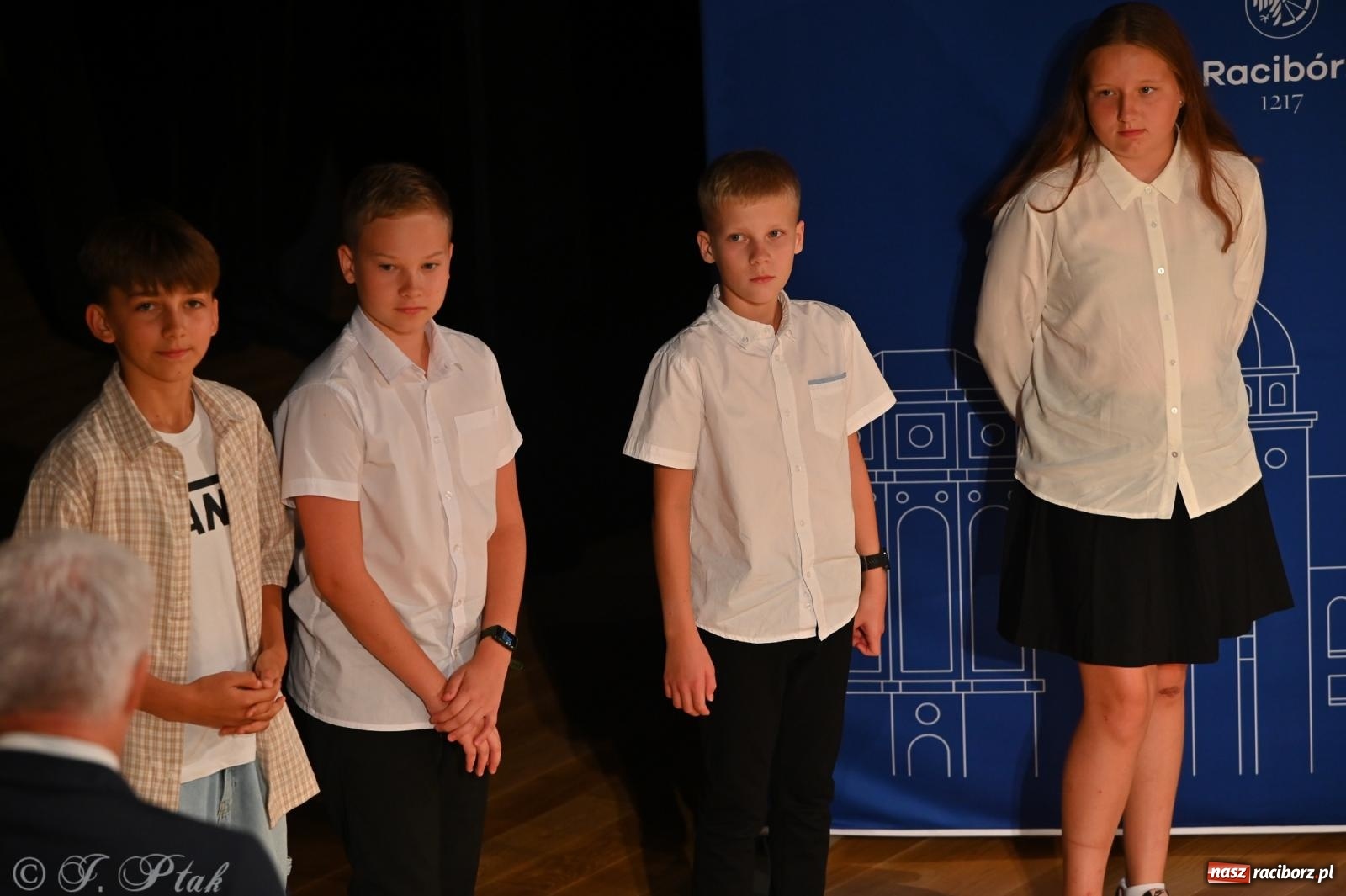 Zdjęcie w galerii na portalu naszraciborz.pl: Prymusi raciborskich szkół odebrali stypendia i gratulacje [FOTO] wiadomości z regionu