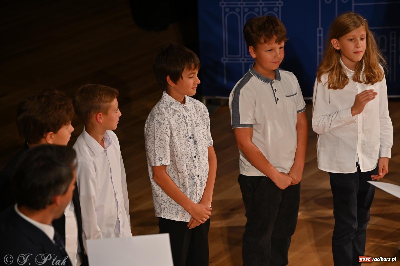 Zdjęcie w galerii na portalu naszraciborz.pl: Prymusi raciborskich szkół odebrali stypendia i gratulacje [FOTO] wiadomości z regionu