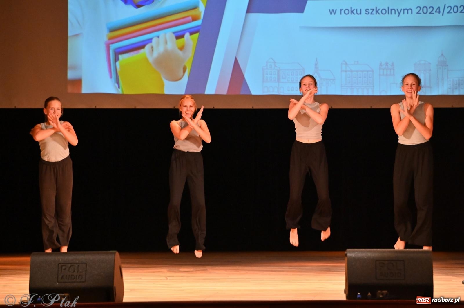 Zdjęcie w galerii na portalu naszraciborz.pl: Prymusi raciborskich szkół odebrali stypendia i gratulacje [FOTO] wiadomości z regionu