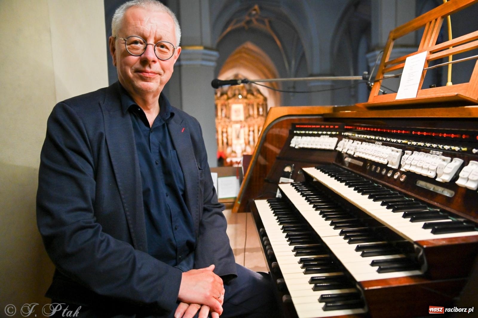 Zdjęcie w galerii na portalu naszraciborz.pl: Wirtuoz z Niemiec oczarował słuchaczy w Raciborzu wiadomości z regionu