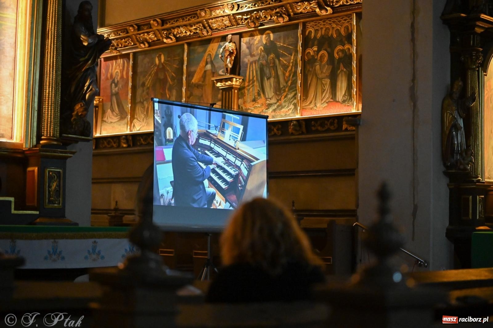 Zdjęcie w galerii na portalu naszraciborz.pl: Wirtuoz z Niemiec oczarował słuchaczy w Raciborzu wiadomości z regionu