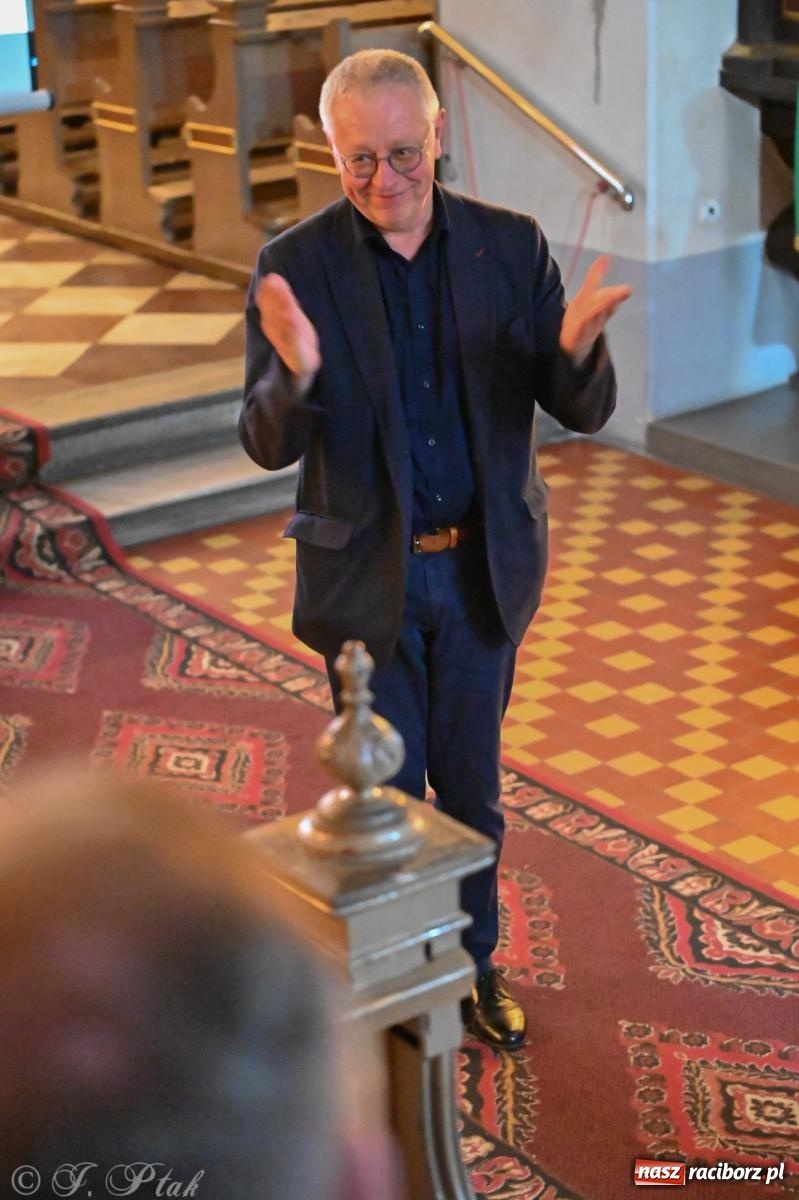 Zdjęcie w galerii na portalu naszraciborz.pl: Wirtuoz z Niemiec oczarował słuchaczy w Raciborzu wiadomości z regionu