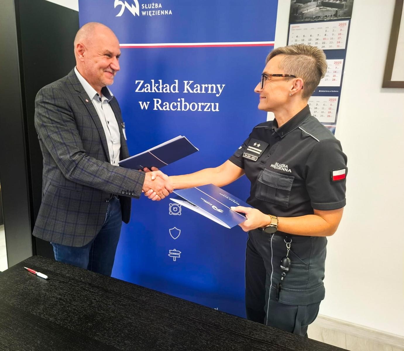 Zdjęcie w galerii na portalu naszraciborz.pl: Nowa szansa dla osadzonych – Zakład Karny w Raciborzu podpisał porozumienie o współpracy z Powiatowym Urzędem Pracy wiadomości z regionu