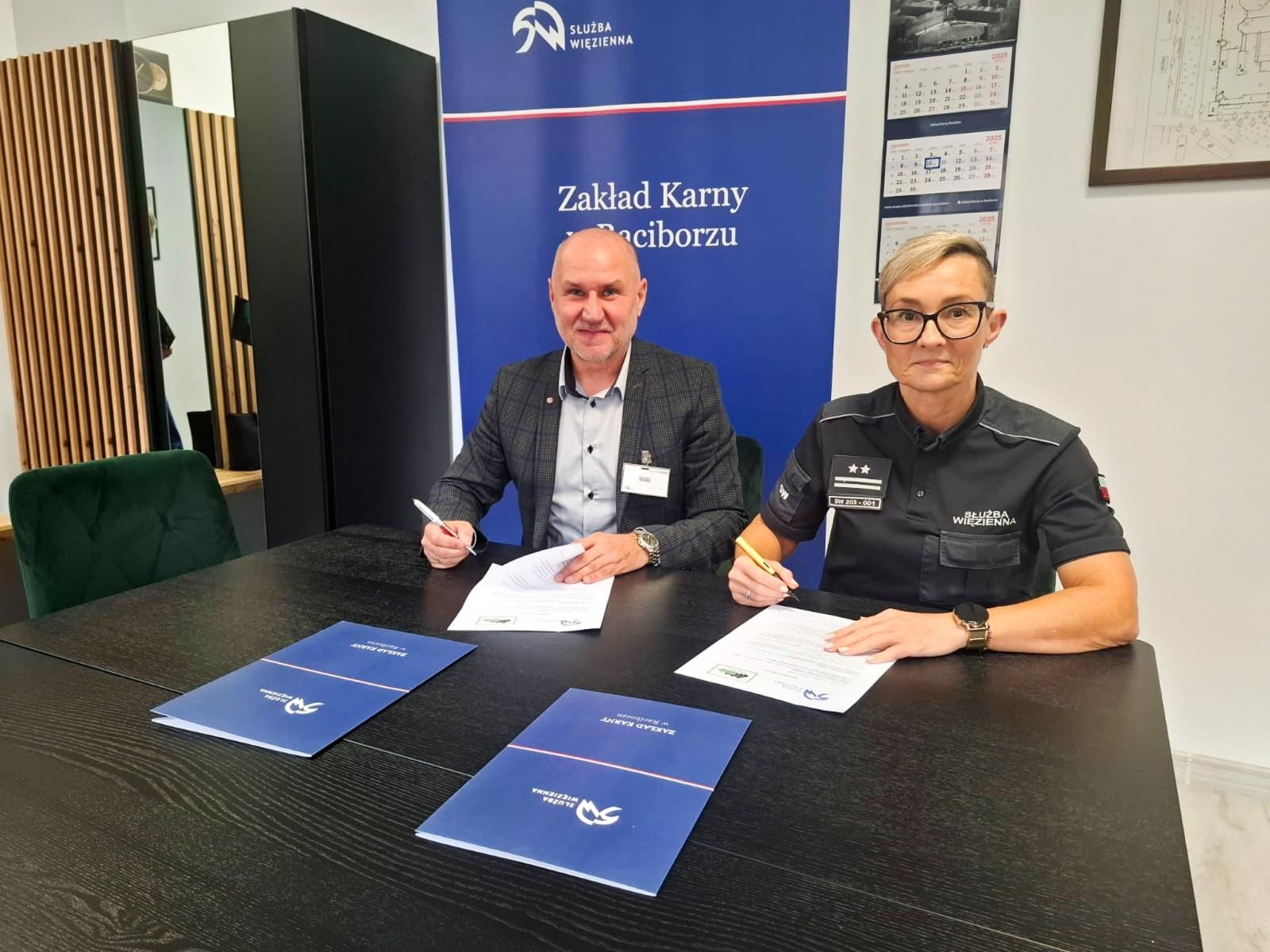 Zdjęcie w galerii na portalu naszraciborz.pl: Nowa szansa dla osadzonych – Zakład Karny w Raciborzu podpisał porozumienie o współpracy z Powiatowym Urzędem Pracy wiadomości z regionu