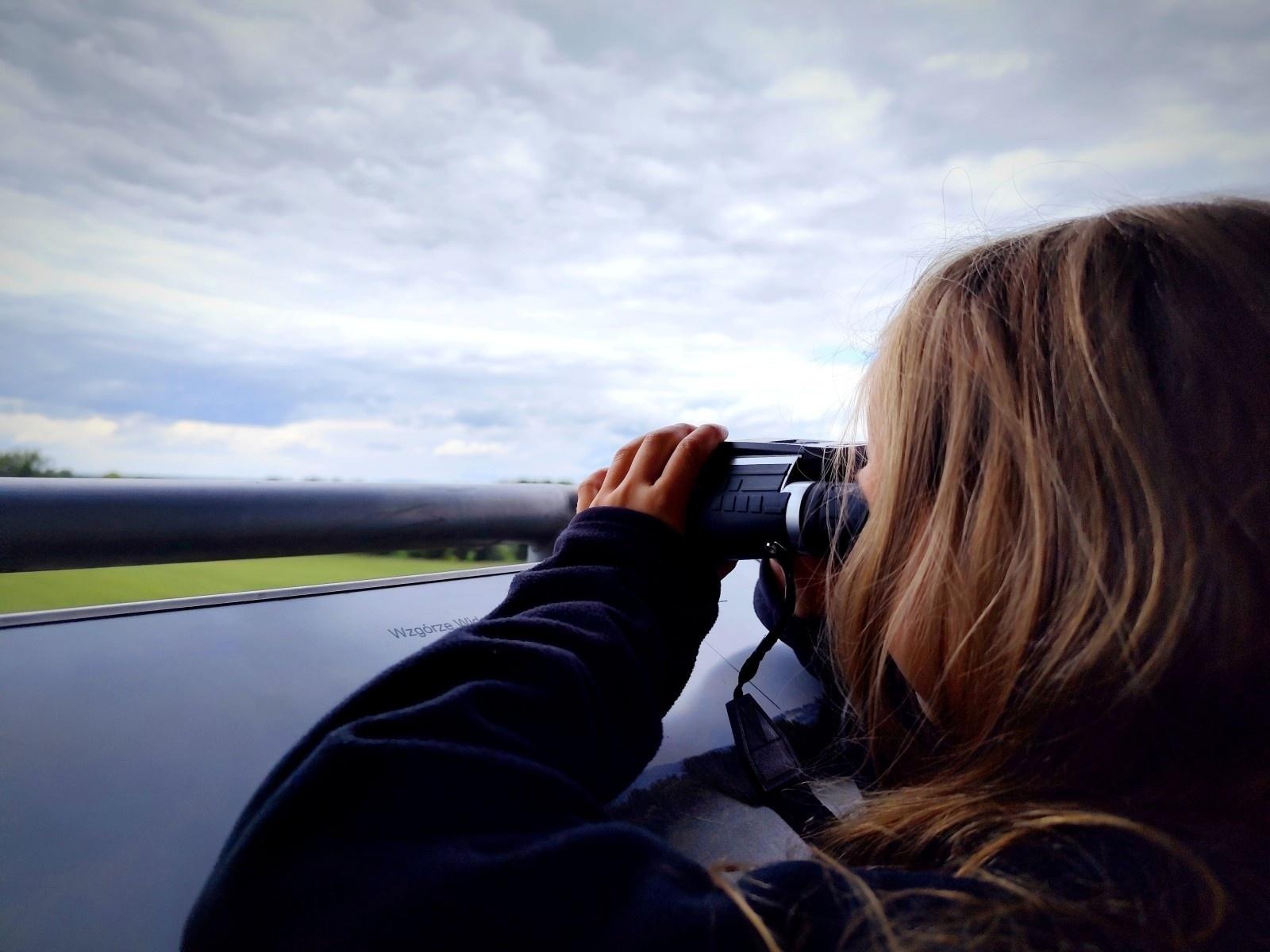 Zdjęcie w galerii na portalu naszraciborz.pl: Letni spływ kajakowy po Meandrach Odry z ornitologiem Tomaszem wiadomości z regionu