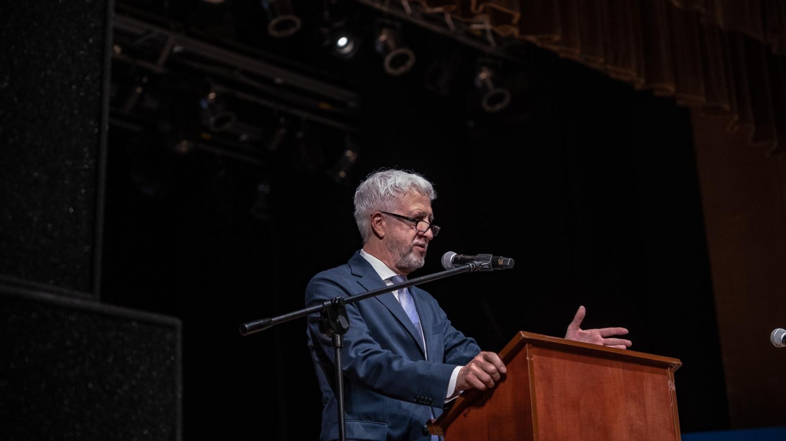 Zdjęcie w galerii na portalu naszraciborz.pl: Najlepsi uczniowie raciborskich szkół odebrali stypendia - foto na bis! wiadomości z regionu