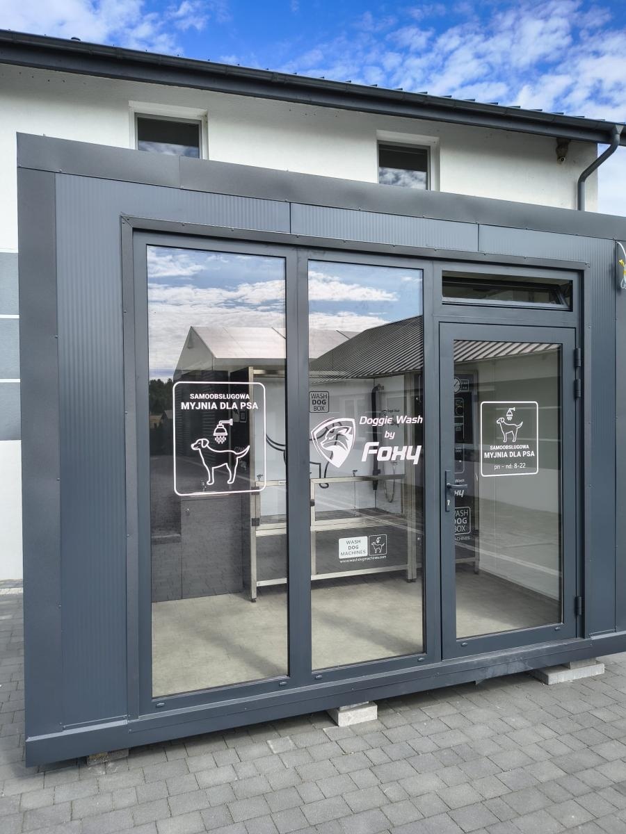 Zdjęcie w galerii na portalu naszraciborz.pl: Nowa usługa w Foxy Detailing – samoobsługowa myjnia dla psów w Raciborzu wiadomości z regionu