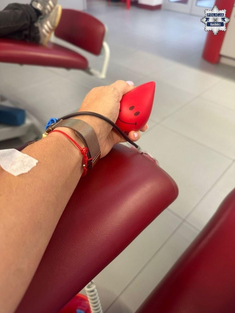 Zdjęcie w galerii na portalu naszraciborz.pl: 100-lecie kobiet w policji. Policjanci z Raciborza oddali krew wiadomości z regionu