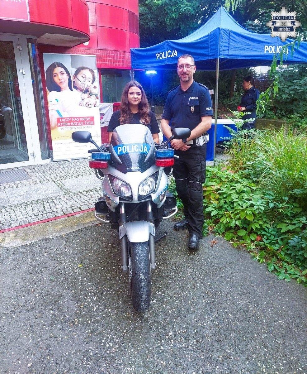 Zdjęcie w galerii na portalu naszraciborz.pl: 100-lecie kobiet w policji. Policjanci z Raciborza oddali krew wiadomości z regionu