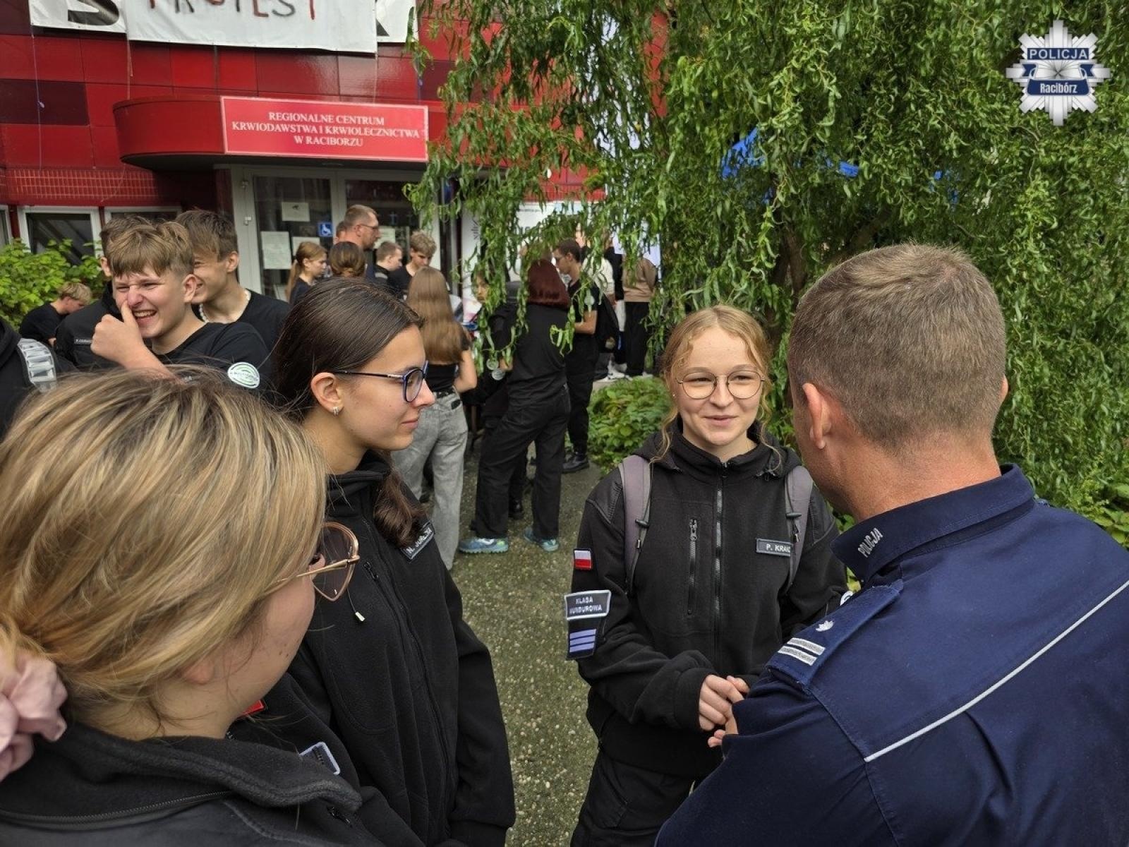 Zdjęcie w galerii na portalu naszraciborz.pl: 100-lecie kobiet w policji. Policjanci z Raciborza oddali krew wiadomości z regionu