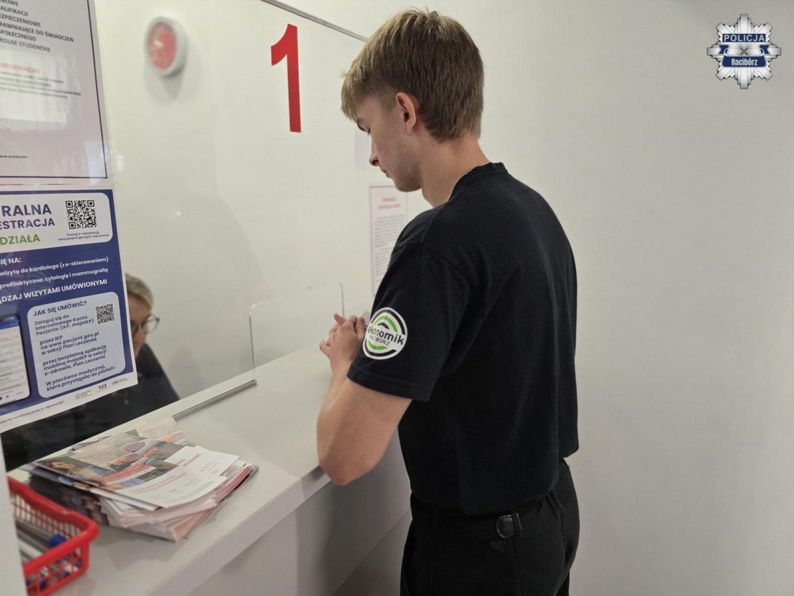 Zdjęcie w galerii na portalu naszraciborz.pl: 100-lecie kobiet w policji. Policjanci z Raciborza oddali krew wiadomości z regionu