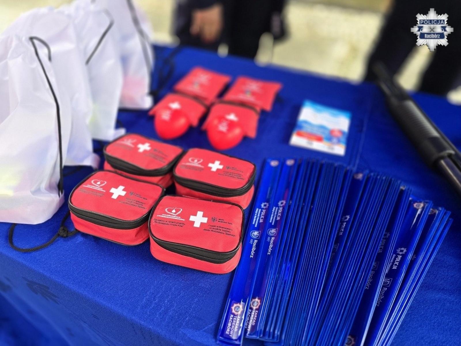 Zdjęcie w galerii na portalu naszraciborz.pl: 100-lecie kobiet w policji. Policjanci z Raciborza oddali krew wiadomości z regionu