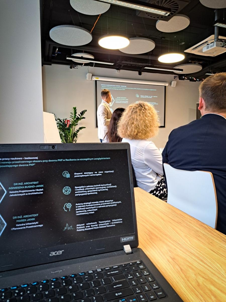 Zdjęcie w galerii na portalu naszraciborz.pl: Rybniczanie podpatrują Racibórz. Wizyta studyjna w Urban Lab wiadomości z regionu