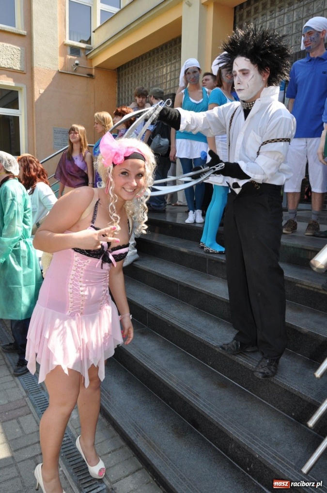 Zdjęcie w galerii na portalu naszraciborz.pl: Juwenalia rozpoczęte. Klucz przekazany wiadomości z regionu