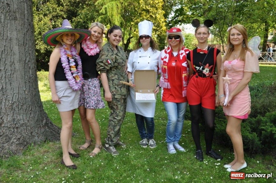 Zdjęcie w galerii na portalu naszraciborz.pl: Juwenalia rozpoczęte. Klucz przekazany wiadomości z regionu