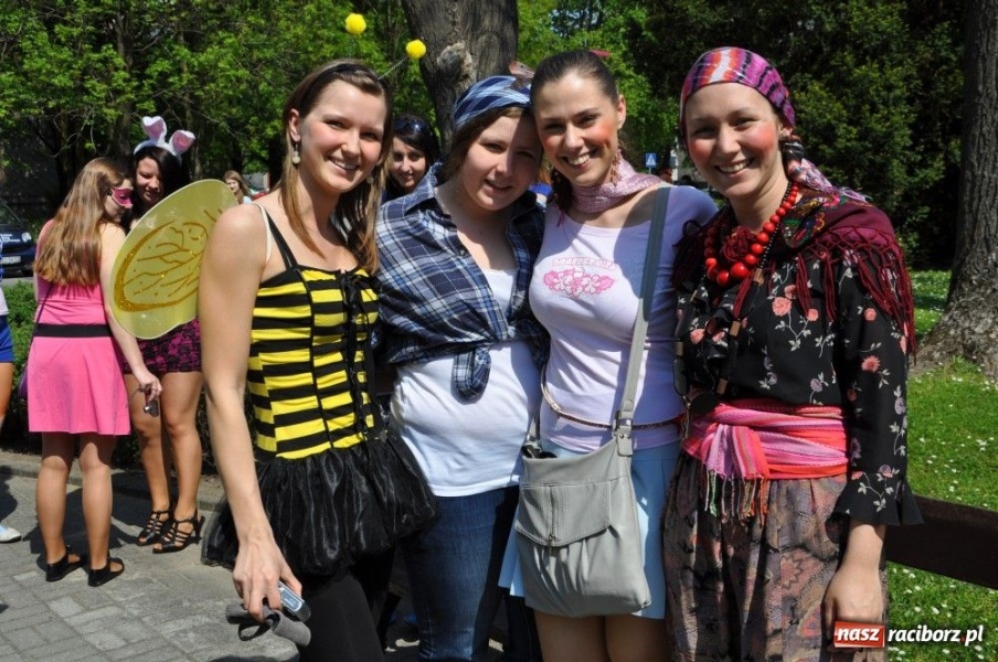 Zdjęcie w galerii na portalu naszraciborz.pl: Juwenalia rozpoczęte. Klucz przekazany wiadomości z regionu