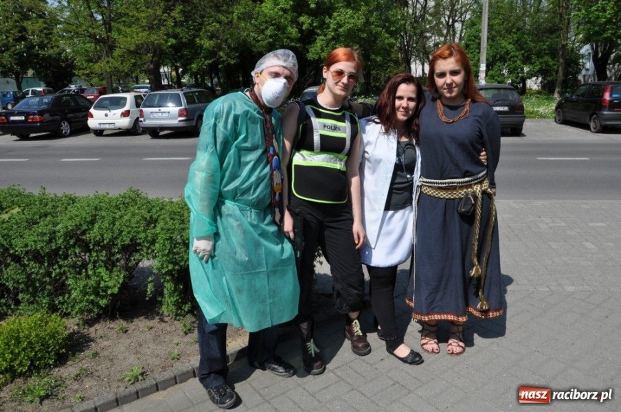 Zdjęcie w galerii na portalu naszraciborz.pl: Juwenalia rozpoczęte. Klucz przekazany wiadomości z regionu