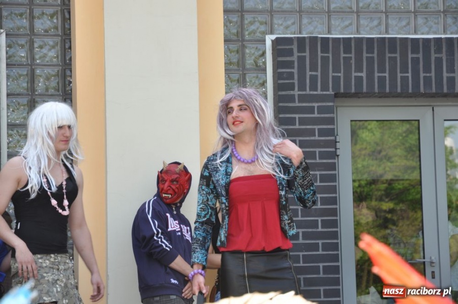 Zdjęcie w galerii na portalu naszraciborz.pl: Juwenalia rozpoczęte. Klucz przekazany wiadomości z regionu