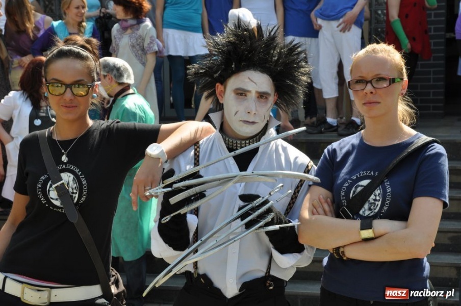 Zdjęcie w galerii na portalu naszraciborz.pl: Juwenalia rozpoczęte. Klucz przekazany wiadomości z regionu