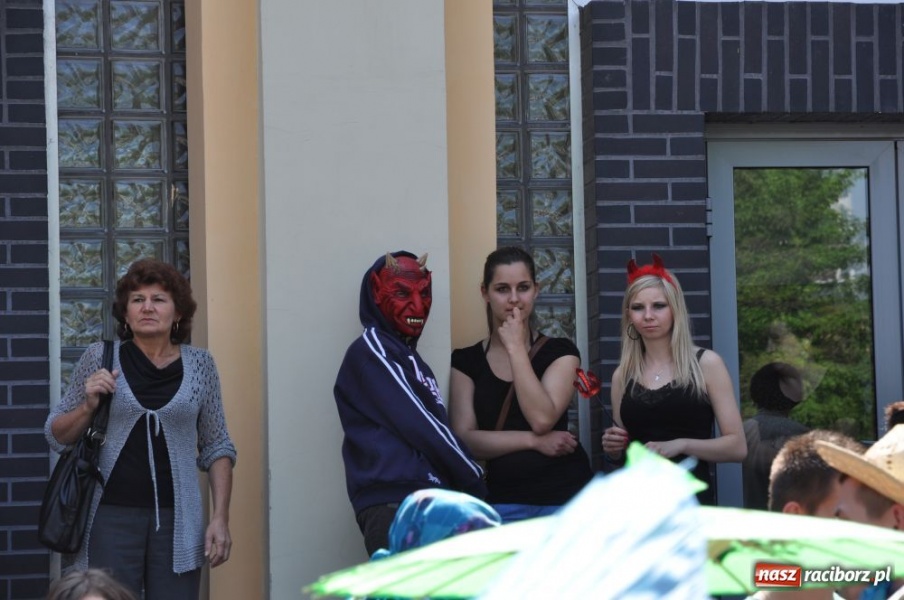 Zdjęcie w galerii na portalu naszraciborz.pl: Juwenalia rozpoczęte. Klucz przekazany wiadomości z regionu