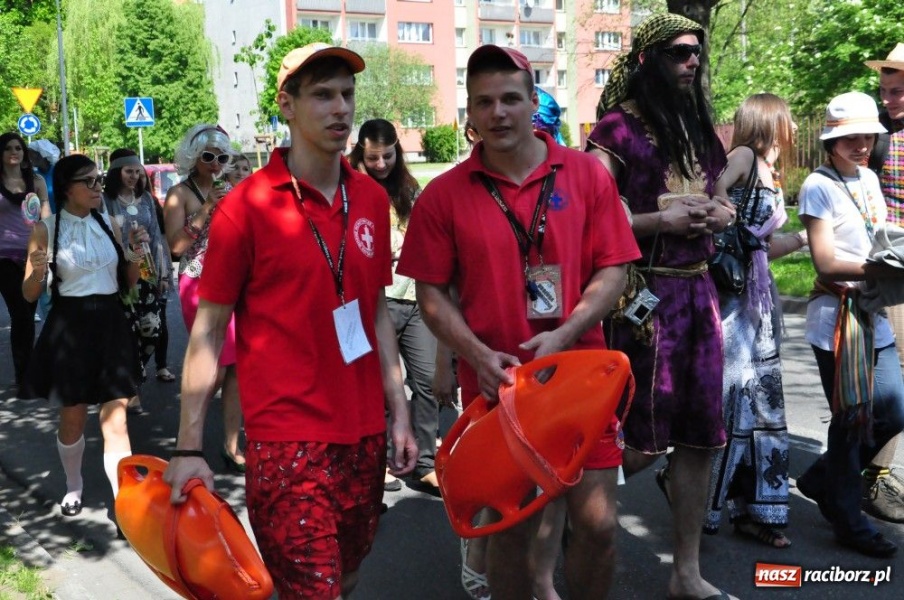 Zdjęcie w galerii na portalu naszraciborz.pl: Juwenalia rozpoczęte. Klucz przekazany wiadomości z regionu