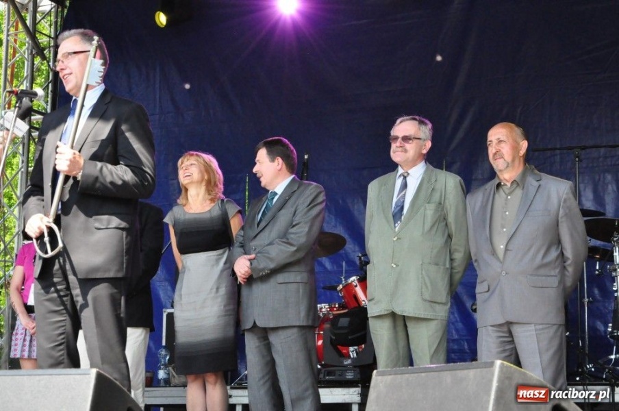 Zdjęcie w galerii na portalu naszraciborz.pl: Juwenalia rozpoczęte. Klucz przekazany wiadomości z regionu