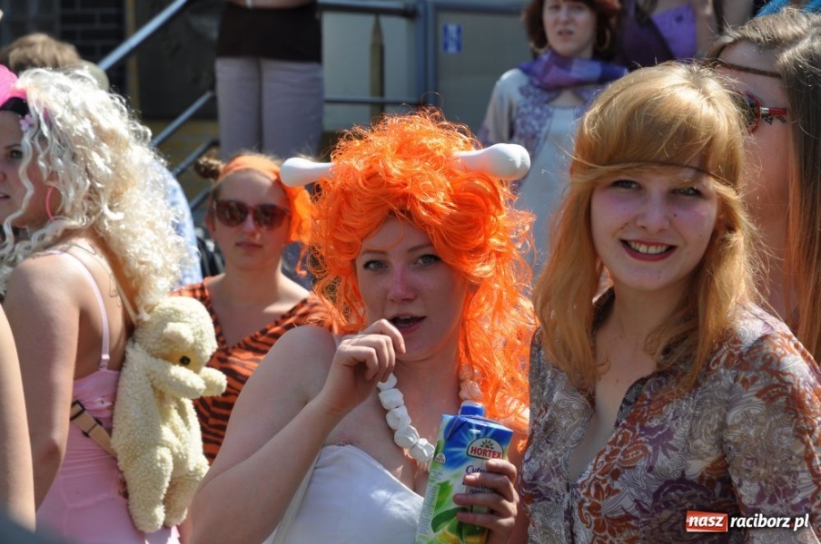 Zdjęcie w galerii na portalu naszraciborz.pl: Juwenalia rozpoczęte. Klucz przekazany wiadomości z regionu