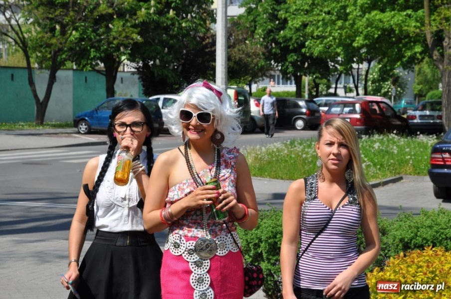 Zdjęcie w galerii na portalu naszraciborz.pl: Juwenalia rozpoczęte. Klucz przekazany wiadomości z regionu