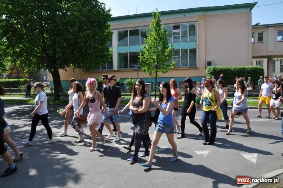 Zdjęcie w galerii na portalu naszraciborz.pl: Juwenalia rozpoczęte. Klucz przekazany wiadomości z regionu