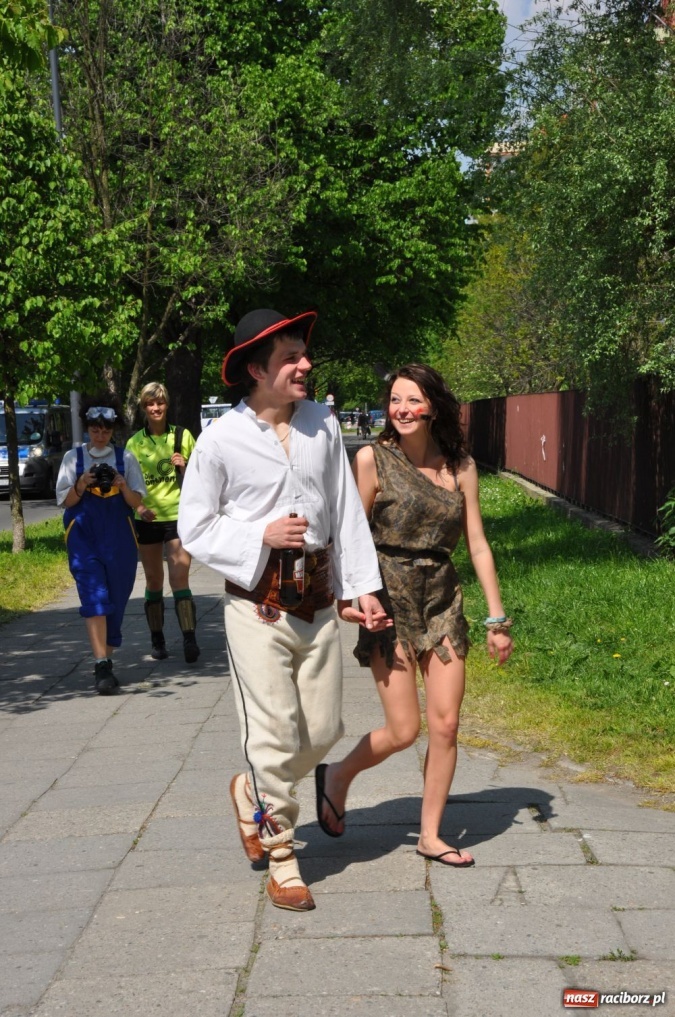 Zdjęcie w galerii na portalu naszraciborz.pl: Juwenalia rozpoczęte. Klucz przekazany wiadomości z regionu