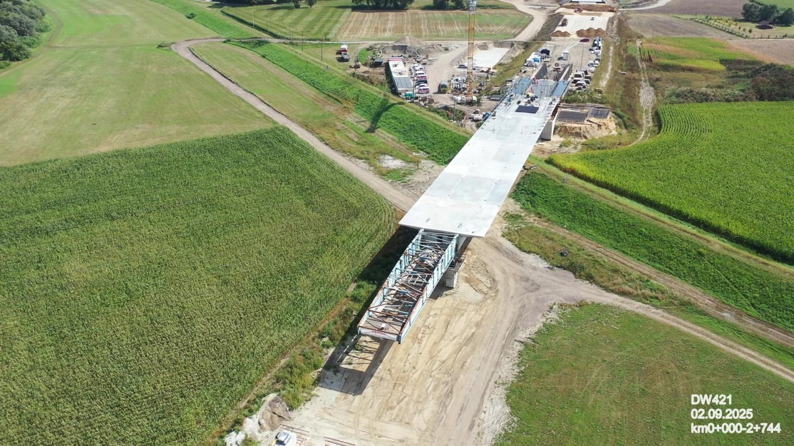 Zdjęcie w galerii na portalu naszraciborz.pl: Tak powstaje nowy most na Odrze pod Raciborzem - najnowszy raport z prac wiadomości z regionu