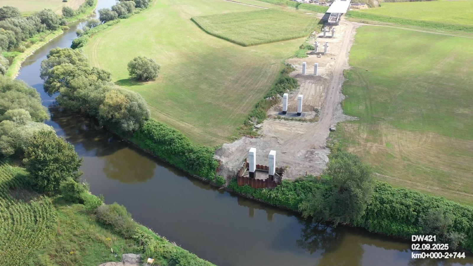 Zdjęcie w galerii na portalu naszraciborz.pl: Tak powstaje nowy most na Odrze pod Raciborzem - najnowszy raport z prac wiadomości z regionu