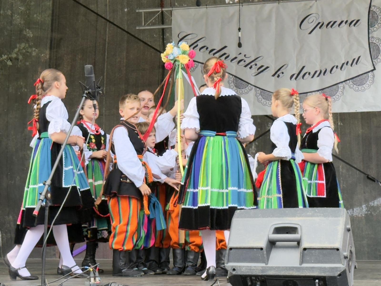 Zdjęcie w galerii na portalu naszraciborz.pl: ZPiT Strzecha im. Joli Rymszy rozpoczyna rok kulturalny serią spektakularnych występów wiadomości z regionu