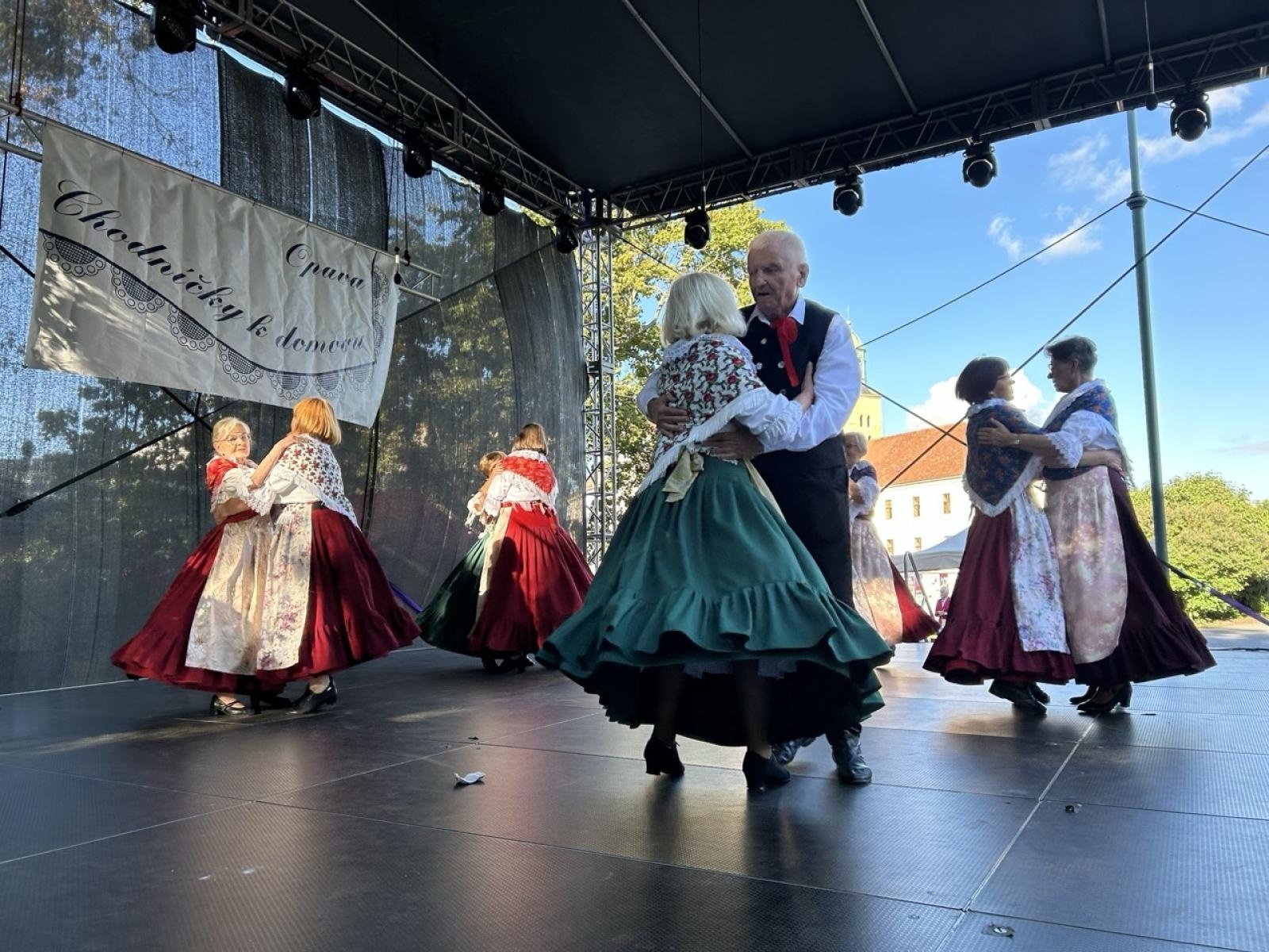 Zdjęcie w galerii na portalu naszraciborz.pl: ZPiT Strzecha im. Joli Rymszy rozpoczyna rok kulturalny serią spektakularnych występów wiadomości z regionu